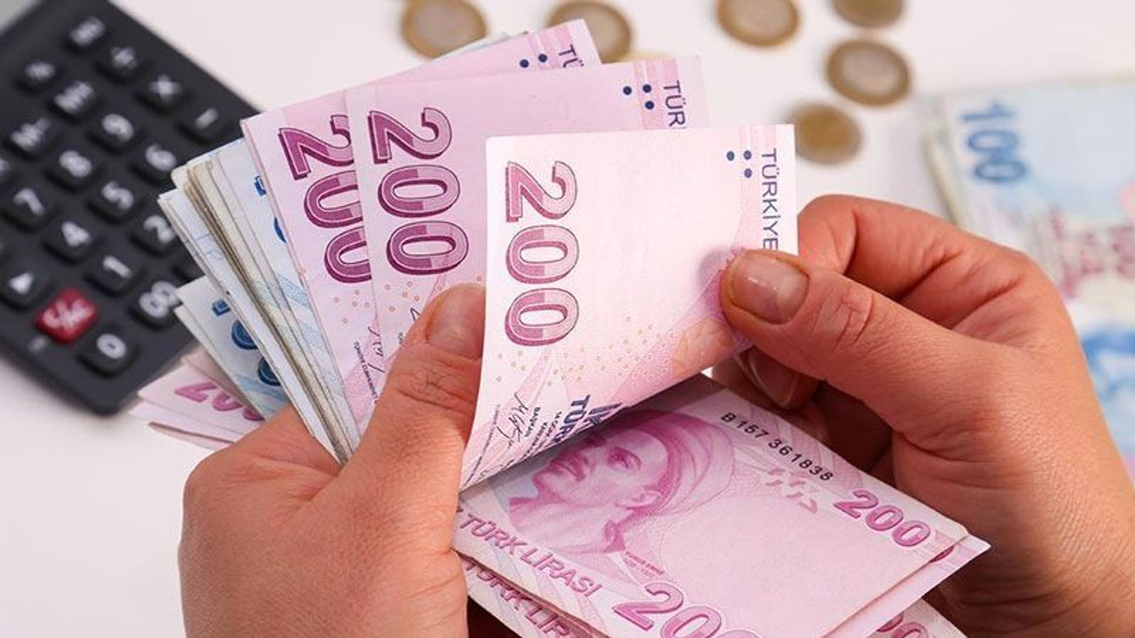 AKP ve kabine, asgari ücret ile ikramiye artışında ters düştü