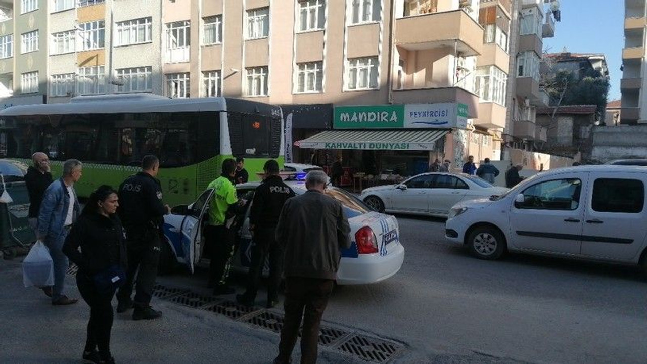 Yaşlı kadına OTOMOBİL ÇARPTI