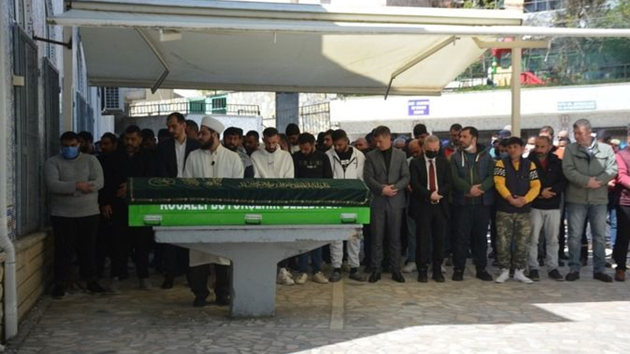 Kamyonet çarpmıştı...5 yaşındaki çocuk toprağa verildi