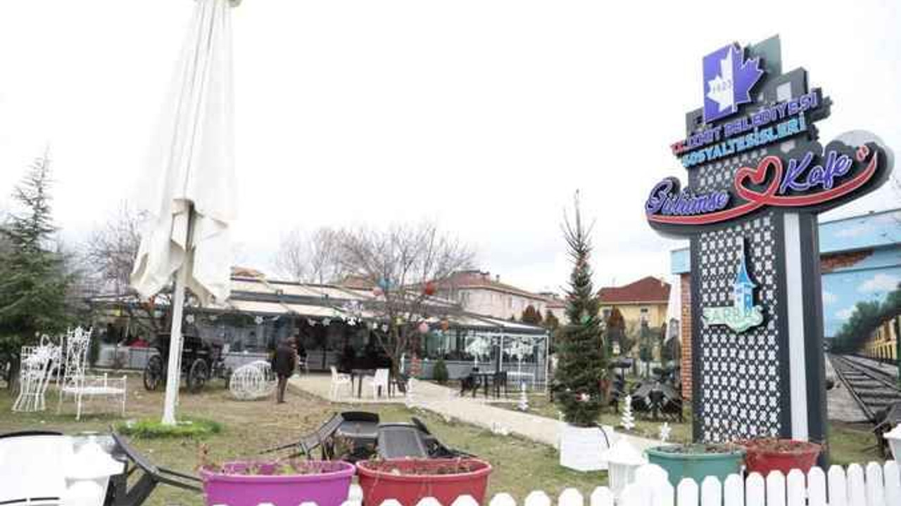 Gülümse Kafe’nin cirosu şaşırttı