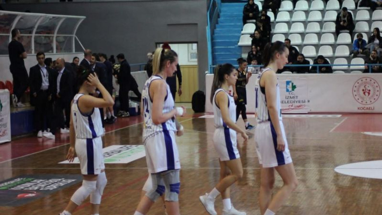 İzmit Belediyespor küme düştü