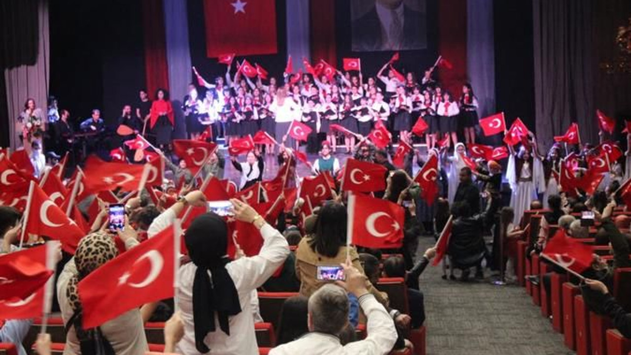 Miniklerin coşkusu, ayakta alkışlandı