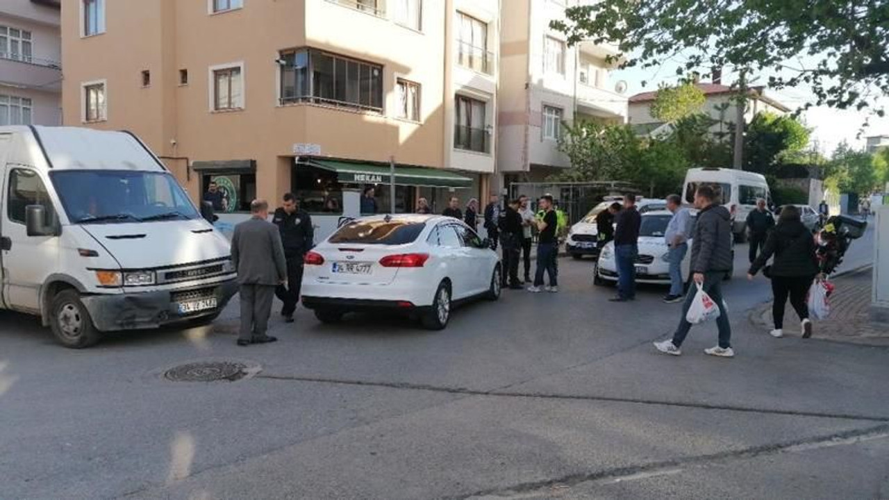 Panelvan minibüs ile otomobil çarpıştı!
