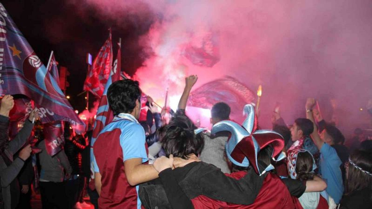 Trabzonspor’un şampiyonluğu Kocaeli’de taraftarları sokağa döktü
