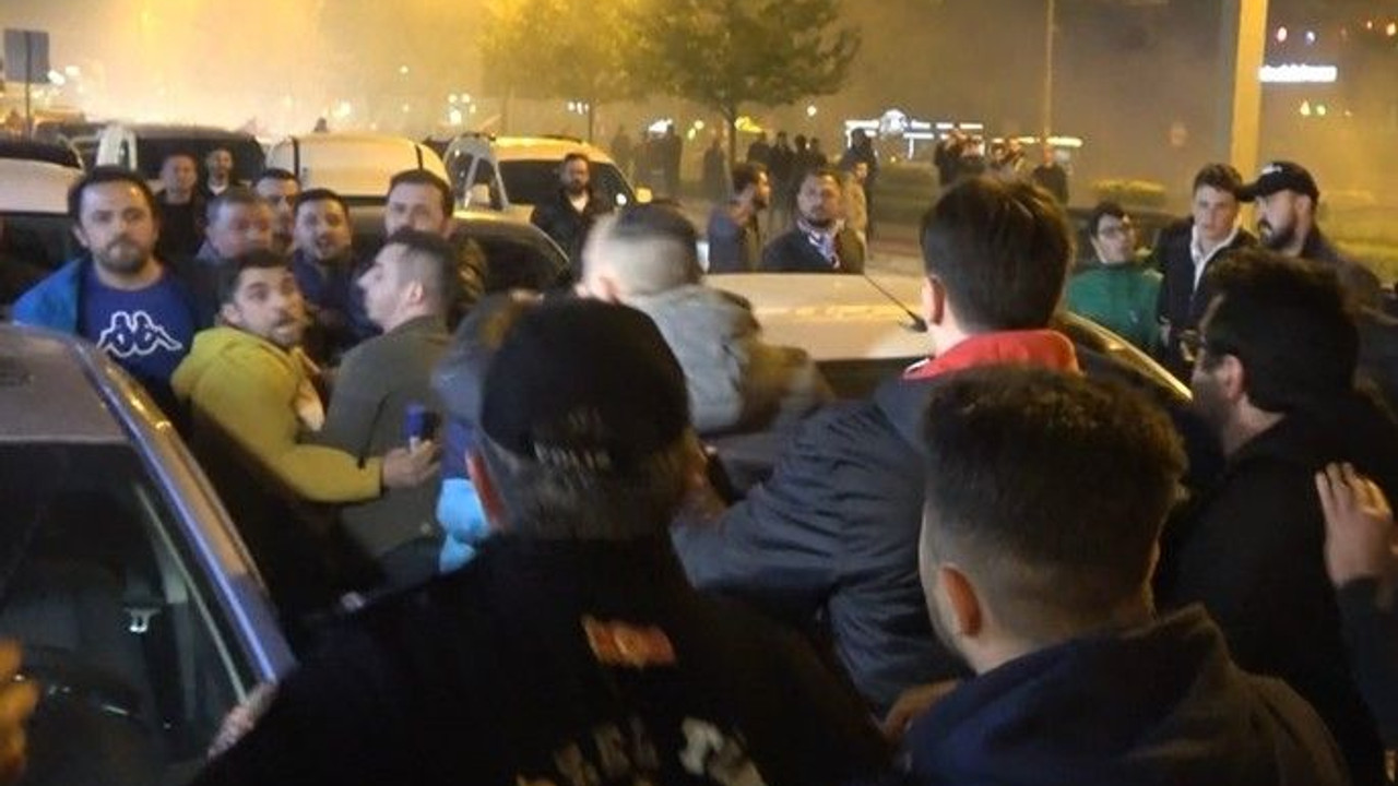 Kocaeli’de Trabzonspor'un ŞAMPİYONLUK KUTLAMASINDA GERGİNLİK