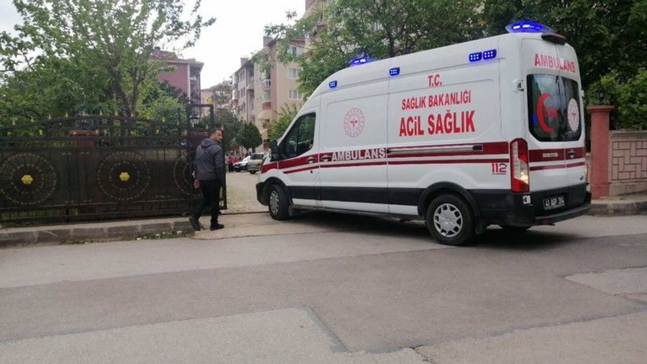 Dengesini kaybederek beton zemine düştü