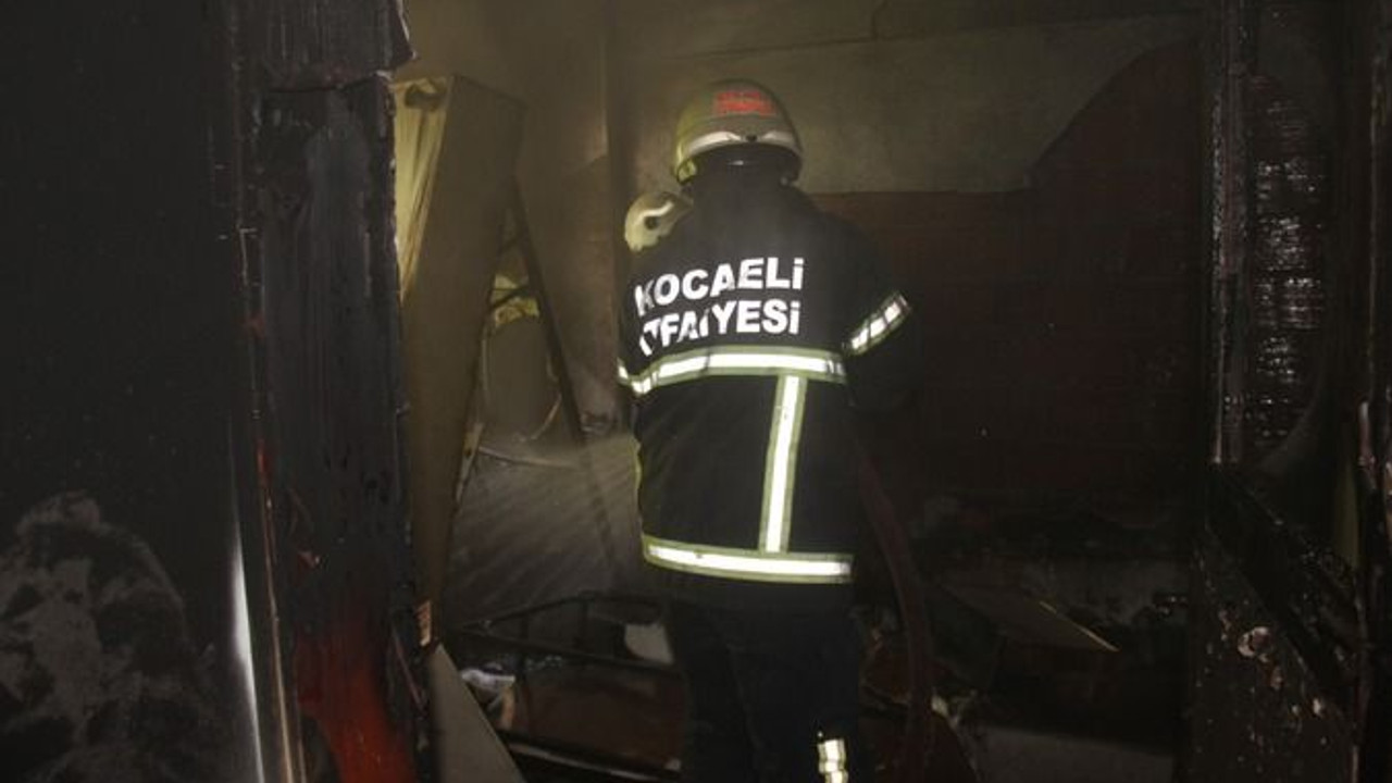 Paşa'da çocuğun çakmakla oyunu evi kül etti!