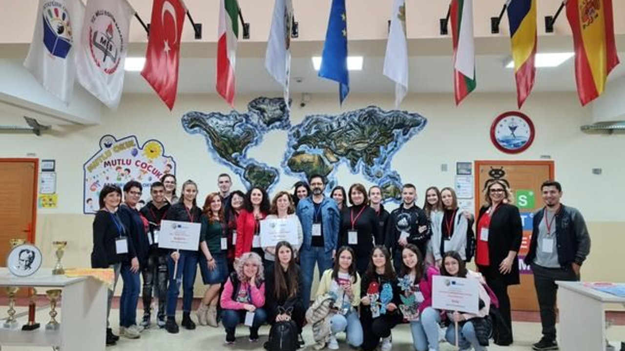 Atatürk Ortaokulu 3 ülkeden misafirlere ev sahipliği yaptı
