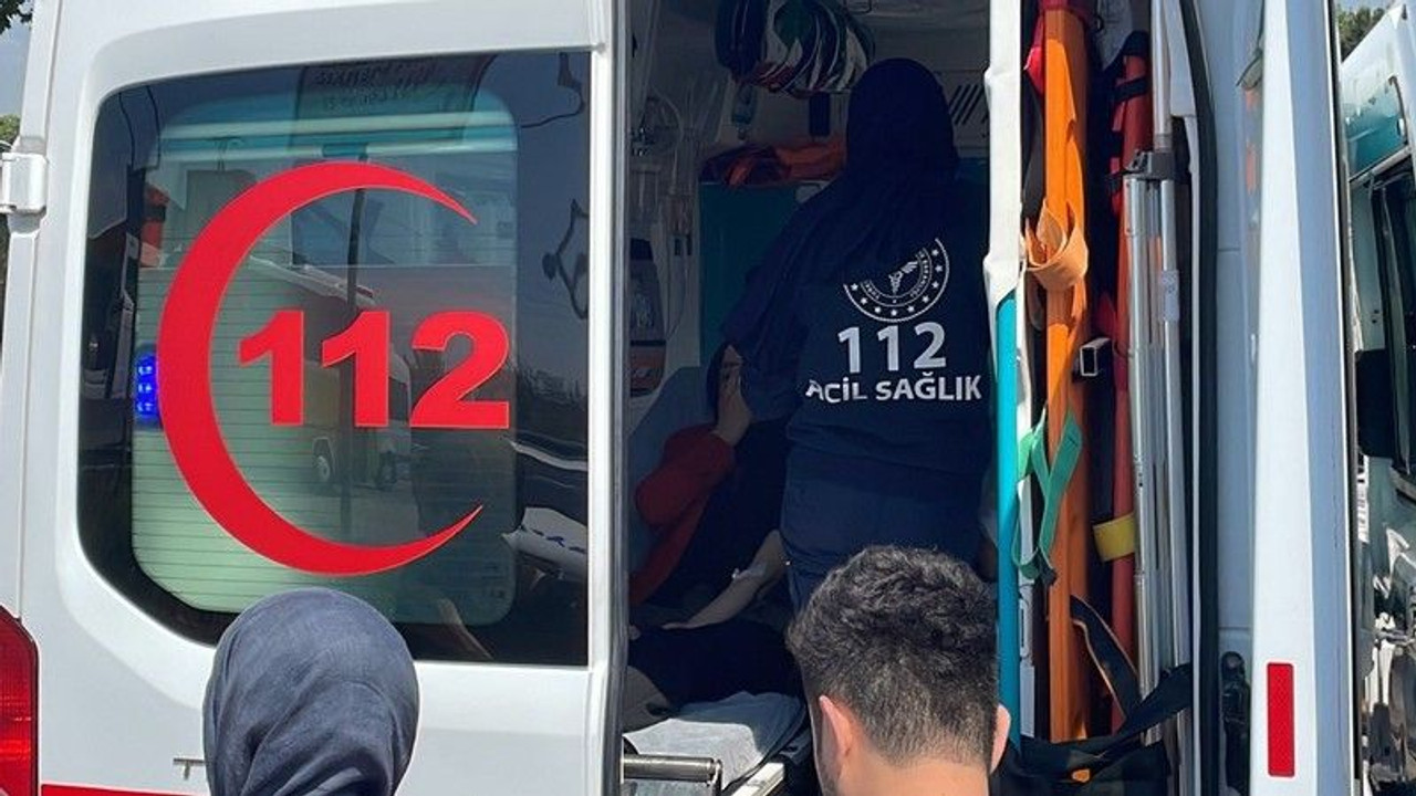 Halk otobüsü ile hafif ticari araç çarpıştı: Yaralılar var!