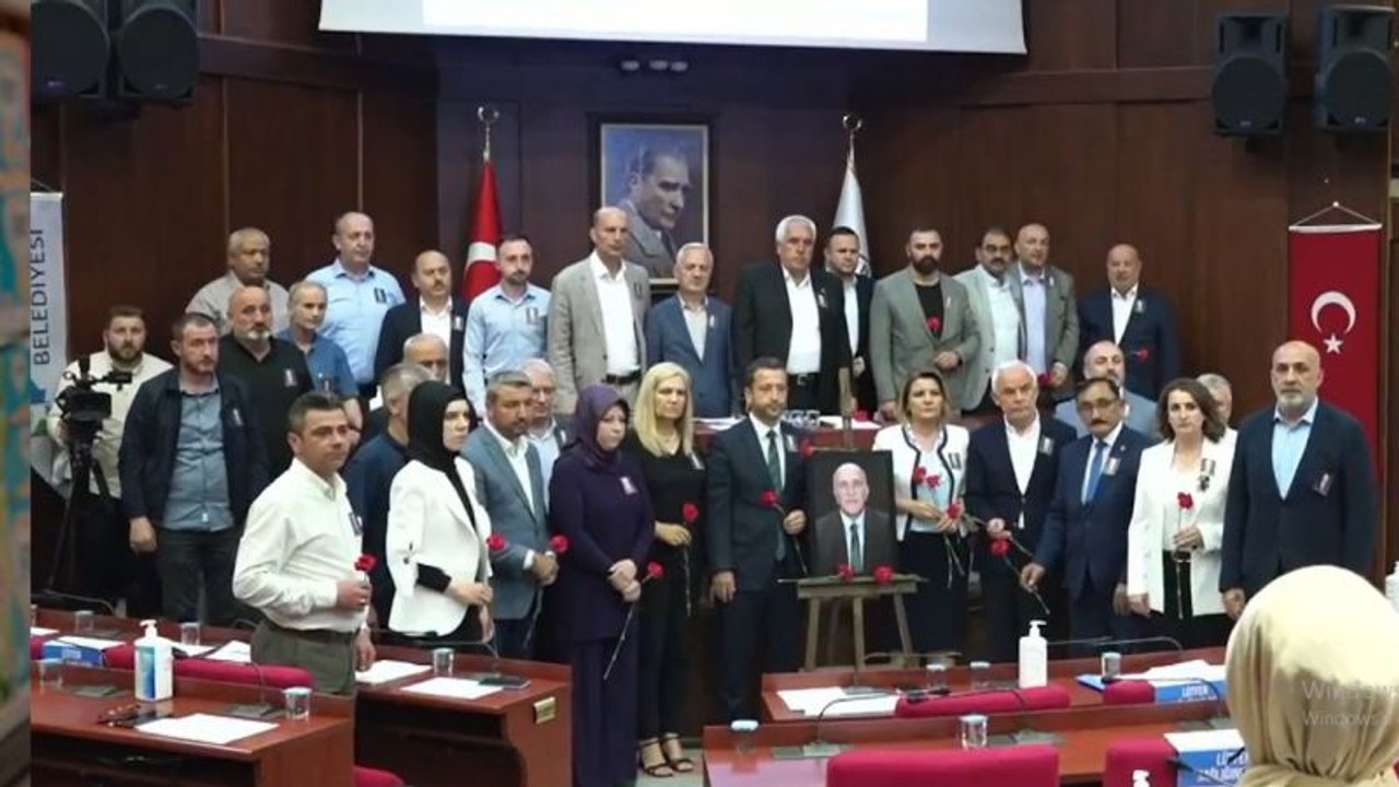 İzmit meclisi Ersin Alpaslan’ı unutmadı