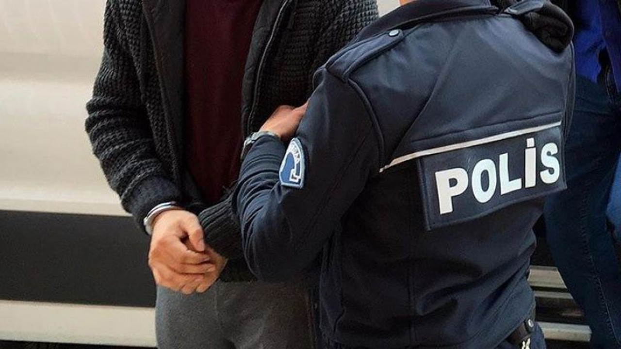 Kocaeli'de DEAŞ operasyonu: Evden kılıç ve bıçaklar çıktı