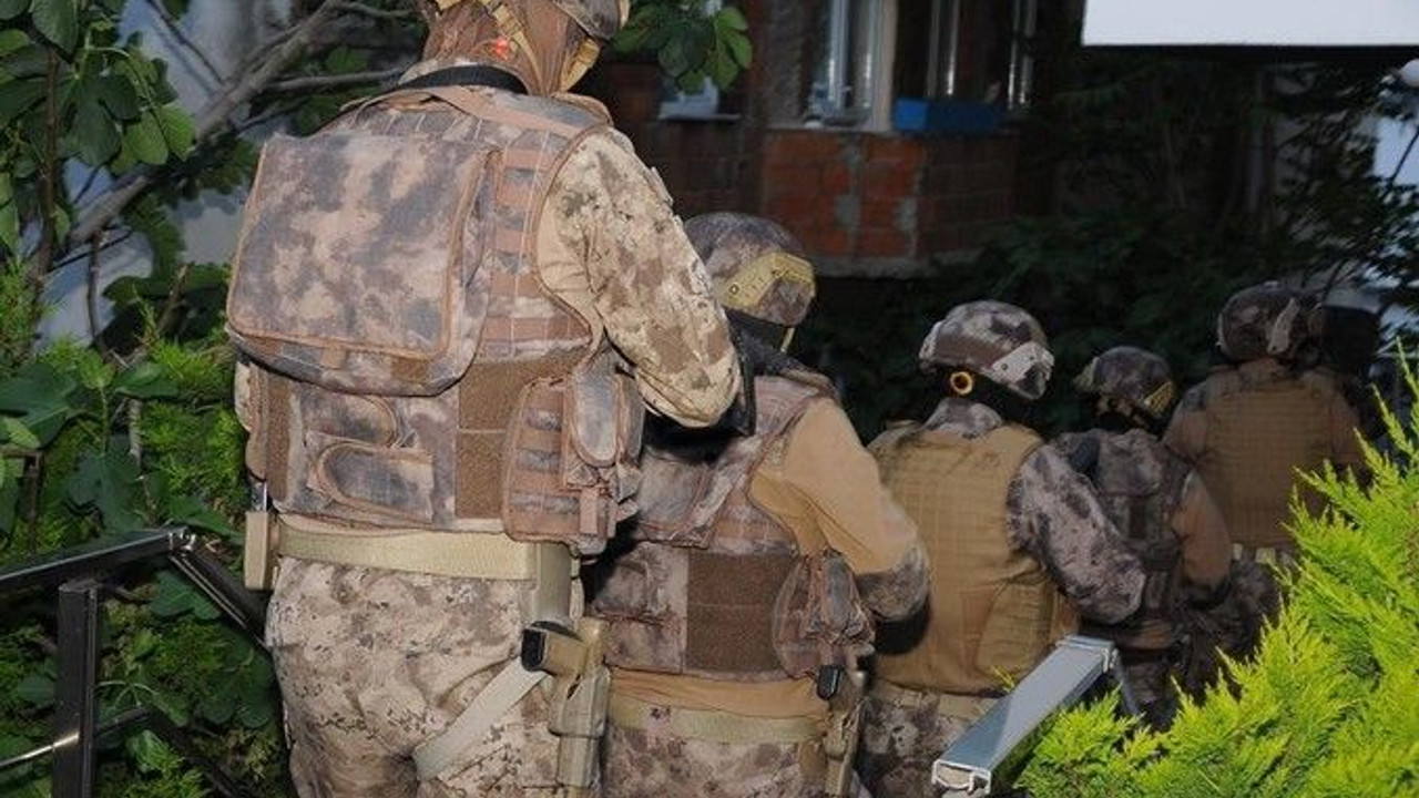 73 kişiyi dolandıran şüphelilere EŞ ZAMANLI OPERASYON