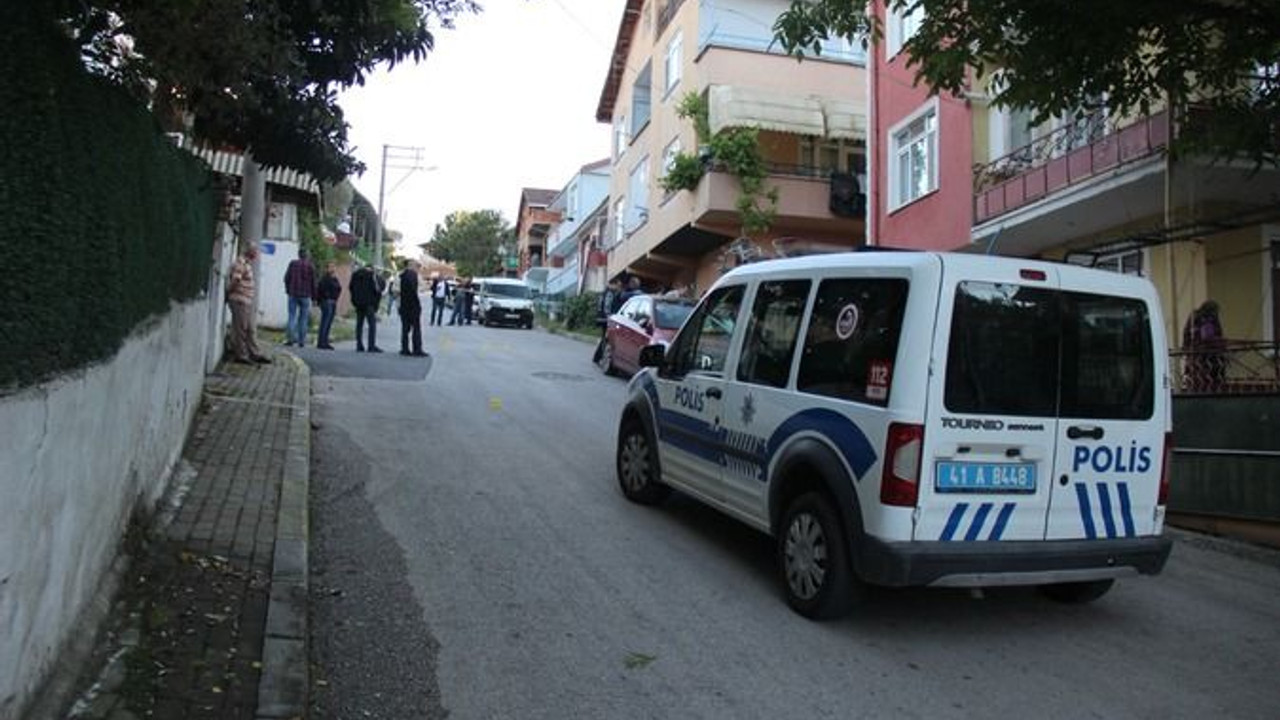 Sokak ortasında silahlı bıçaklı kavga: 1 ölü, 3 yaralı