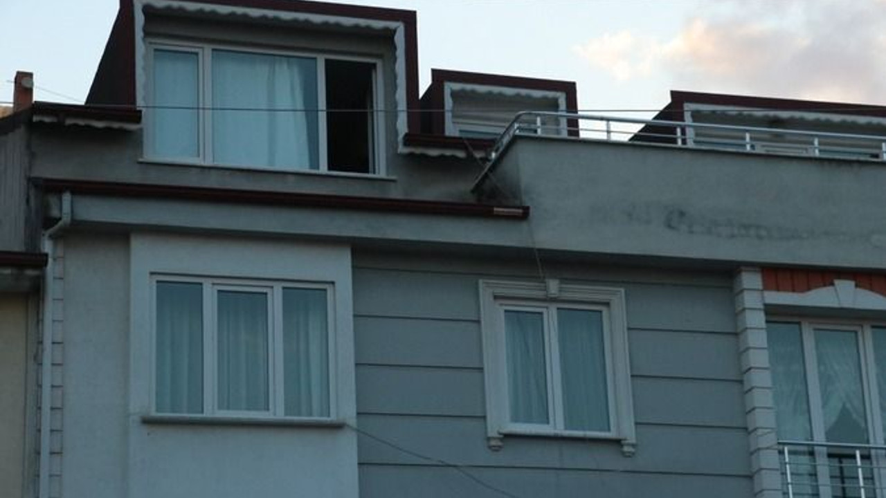 13 yaşındaki çocuk terastan beton zemine düştü!