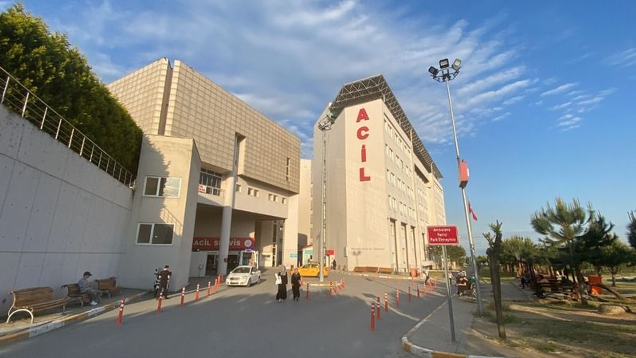 Kamyonet ile çarpışan motosikletin sürücüsü yaralandı