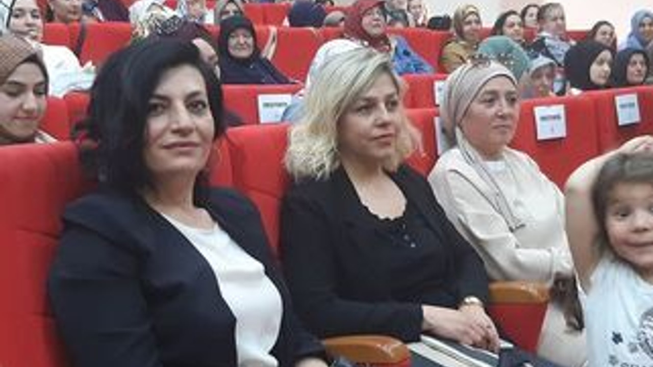 Yönetimi olmayan başkan PROGRAM PROGRAM GEZİYOR