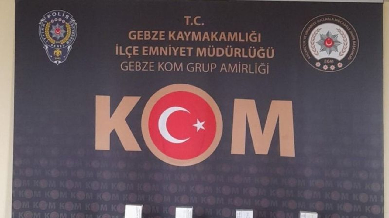 Kargo paketinden onlarca paket kaçak tütün çıktı