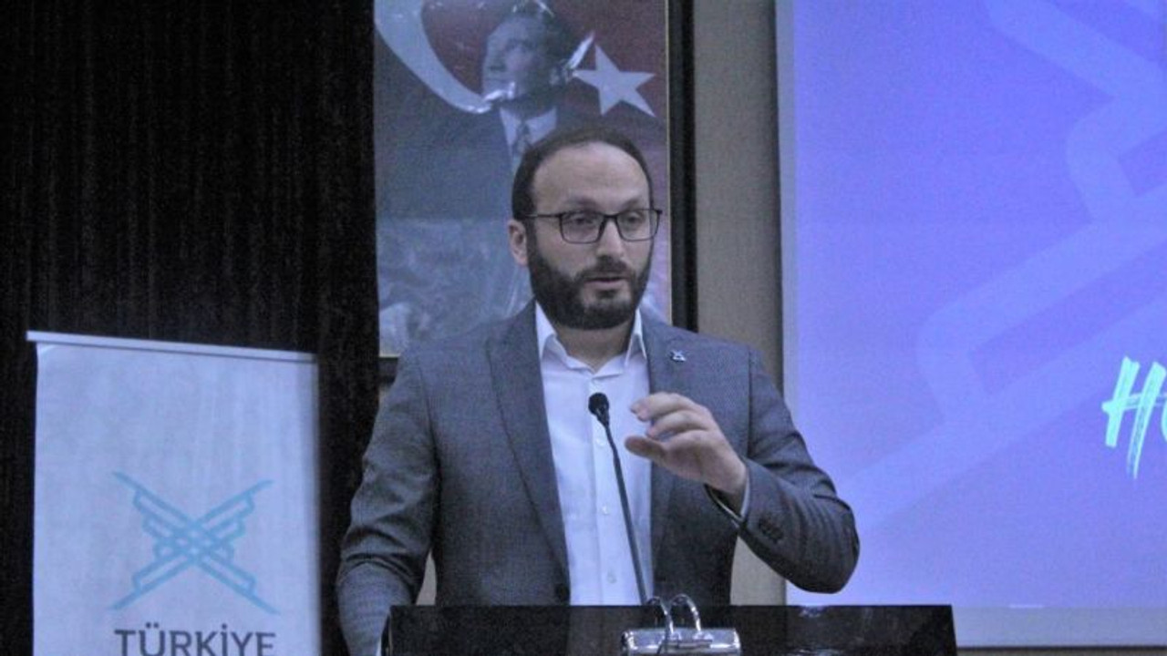 TÜGVA’lı eski başkan 10’uncu Yıl Marşı’ndan Rahatsız Olmuş