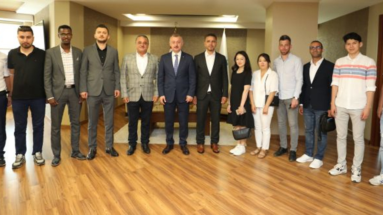 Büyükakın: Alt ve üst yapı kadar şehrin fikir inşası da çok önemli