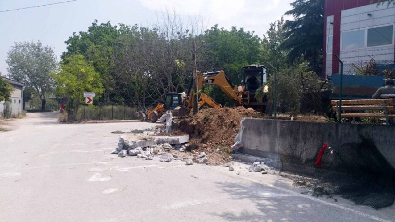 İzmit'teki o caddede yol genişletiliyor