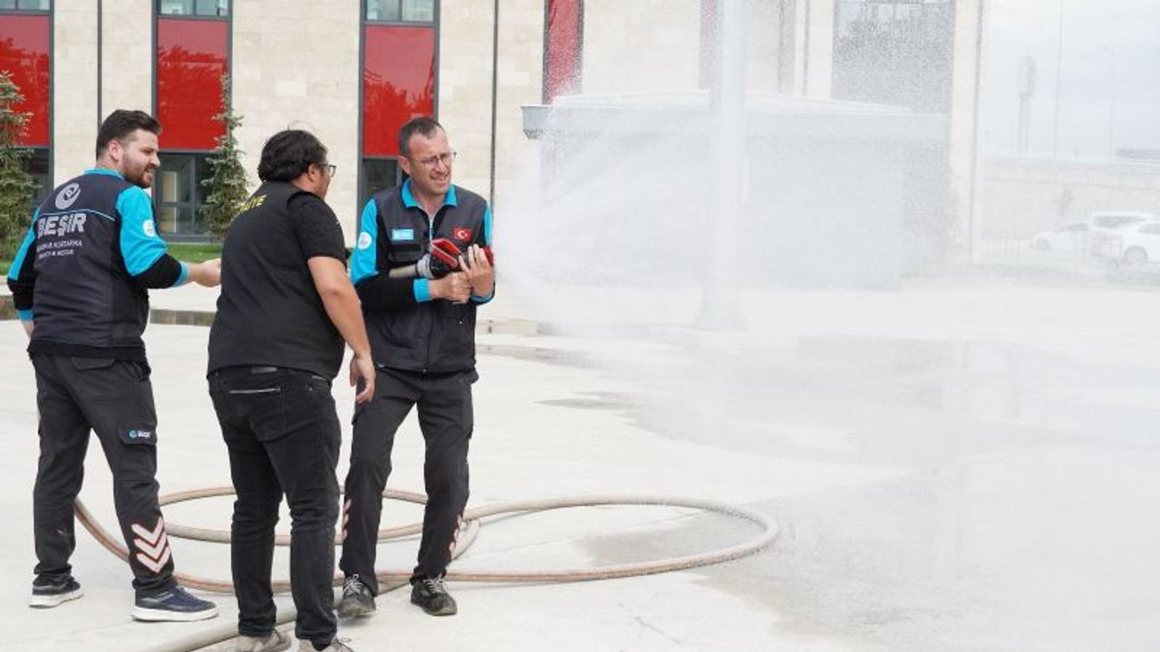 Büyükşehir'den Beşir Derneğine arama kurtarma ve yangın eğitimi