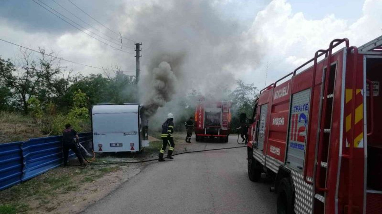 100 bin TL değerindeki karavan alev alev yandı