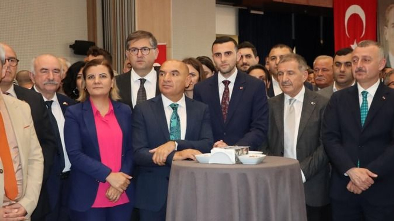 CHP tam kadro kent bayramlaşmasında