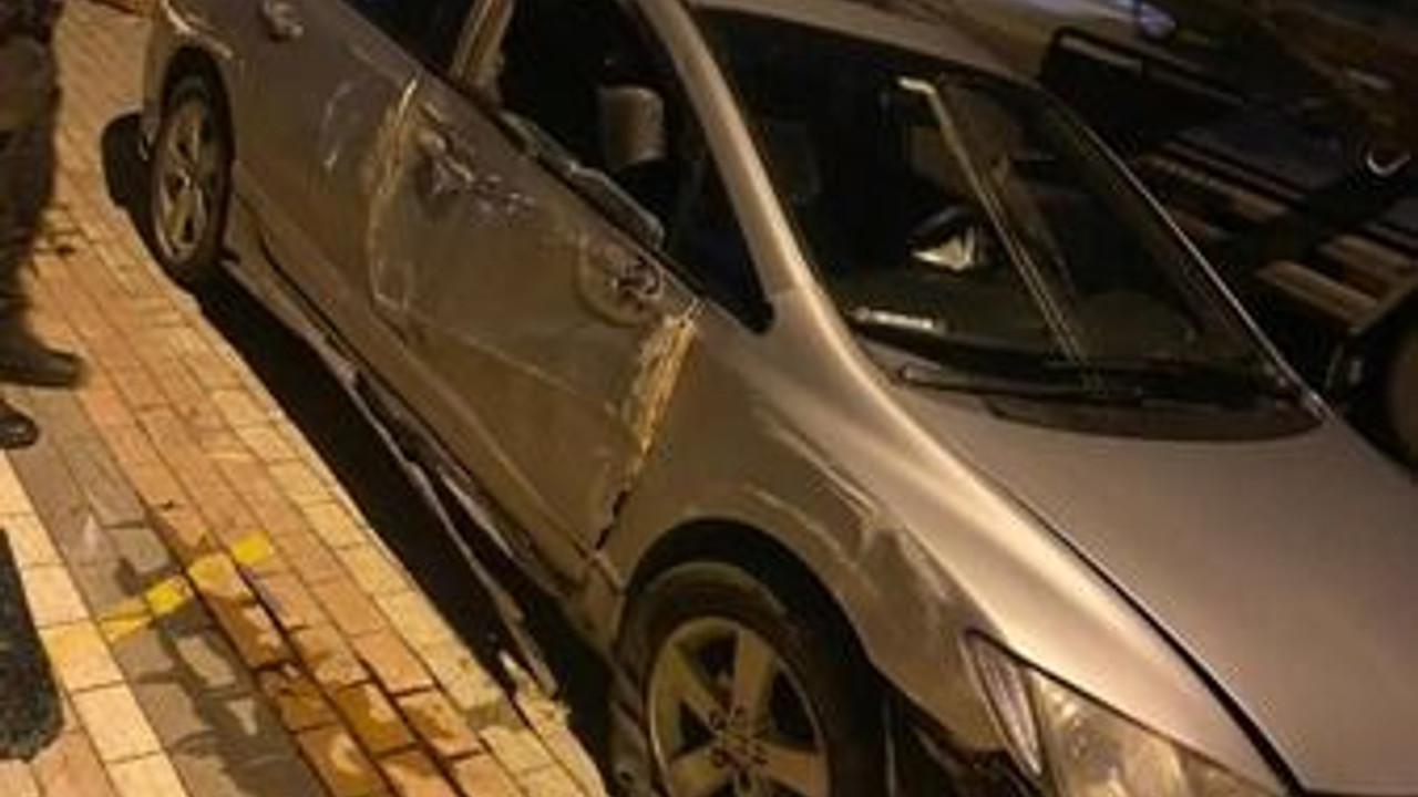 Kaza yaptı arabasını bırakıp kaçtı!