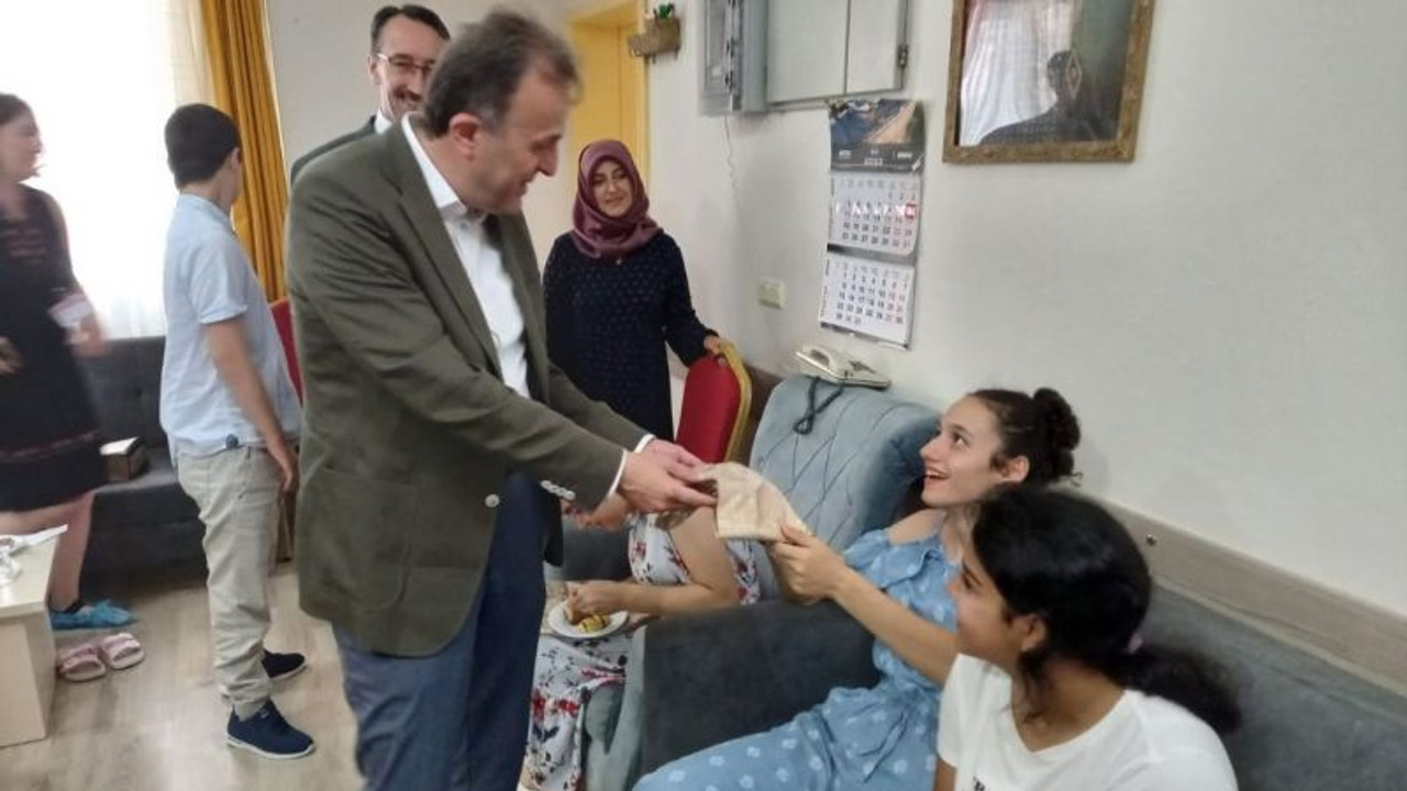 Bakan Yardımcısı Duran vatandaşlarla bayramlaştı