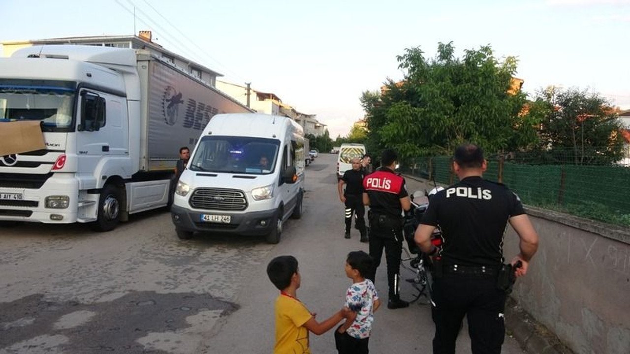 Kanlı ailenin kavgasında bir polis yaralandı!