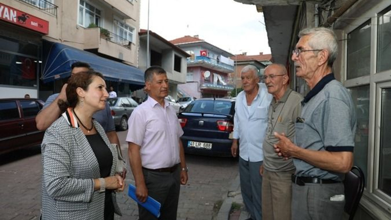 İzmit Belediyesi heyeti, vatandaşların taleplerini dinledi