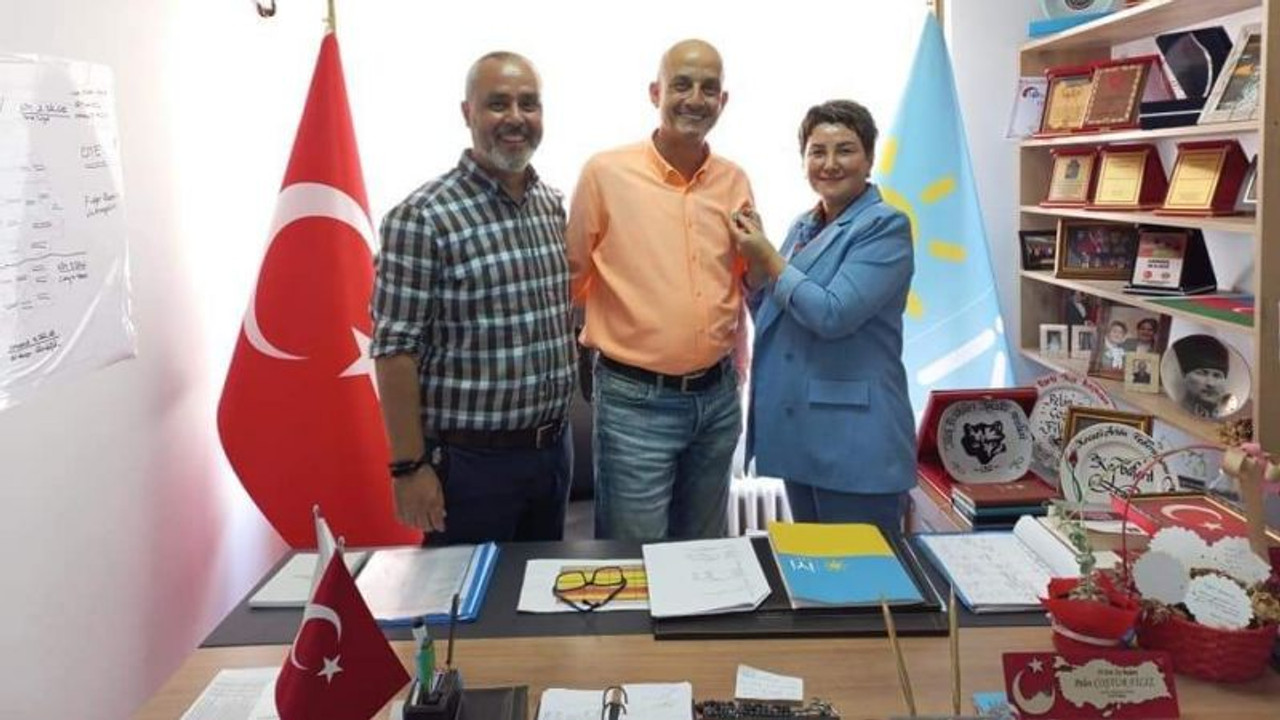 Elbir İYİ Parti'ye üye oldu