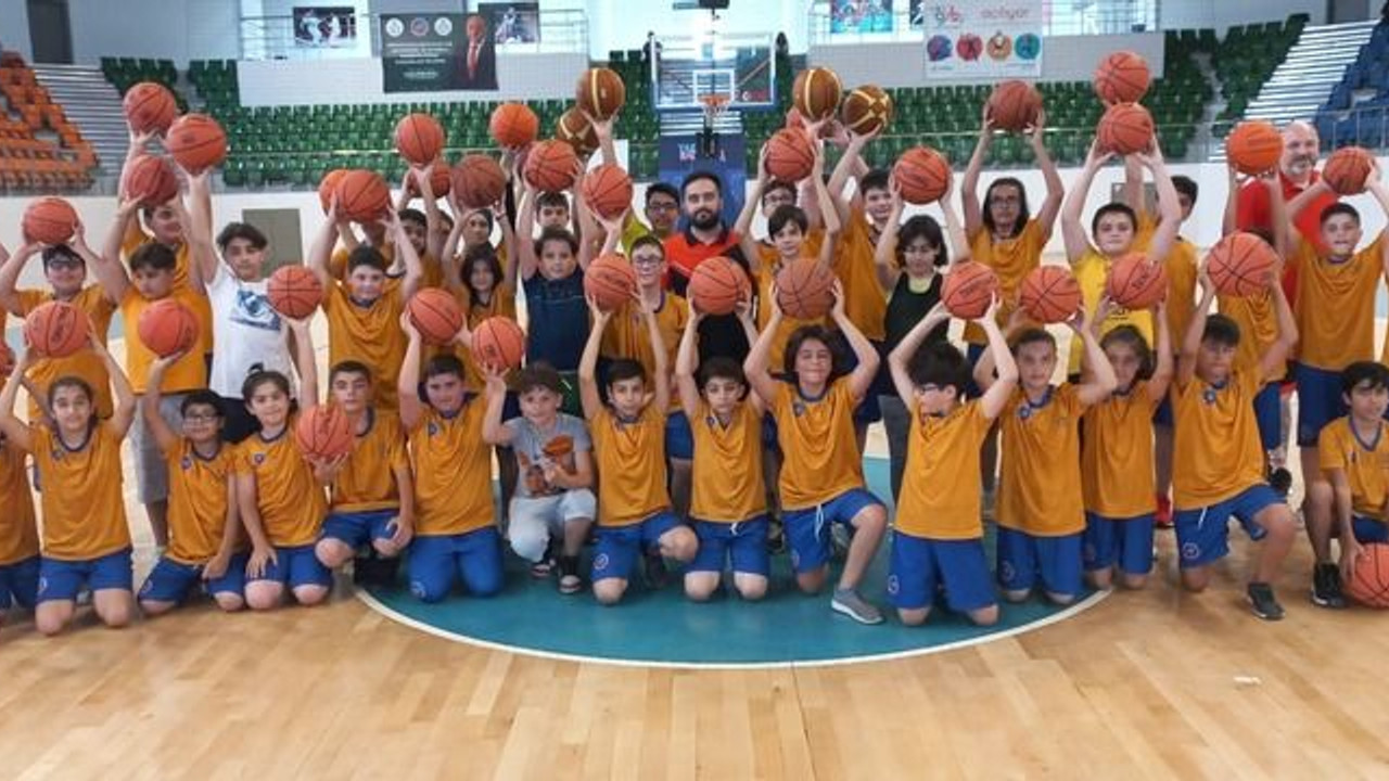 Darıca Yaz Spor Okulları'nda eğitimler devam ediyor