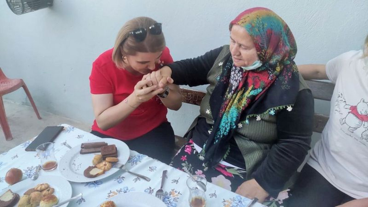 Başkan Hürriyet, şehit ailesi ile bir araya geldi