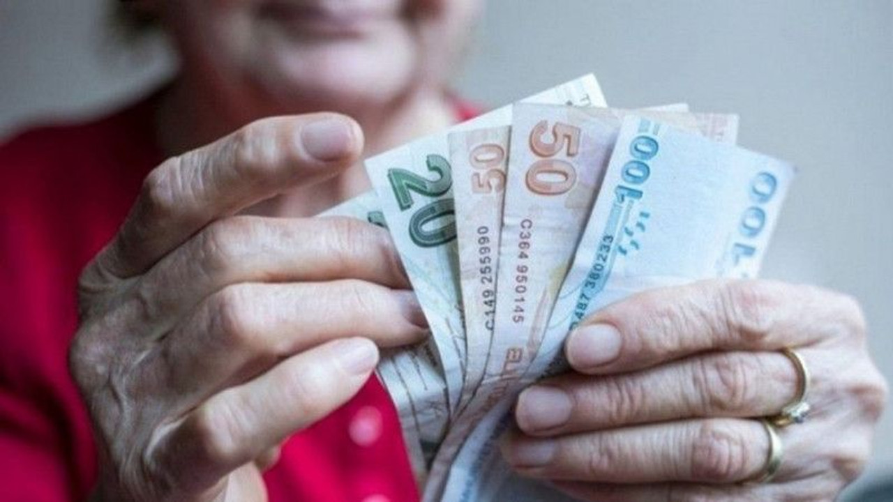 Emeklilerin zam farkı ödeme takvimi açıklandı!