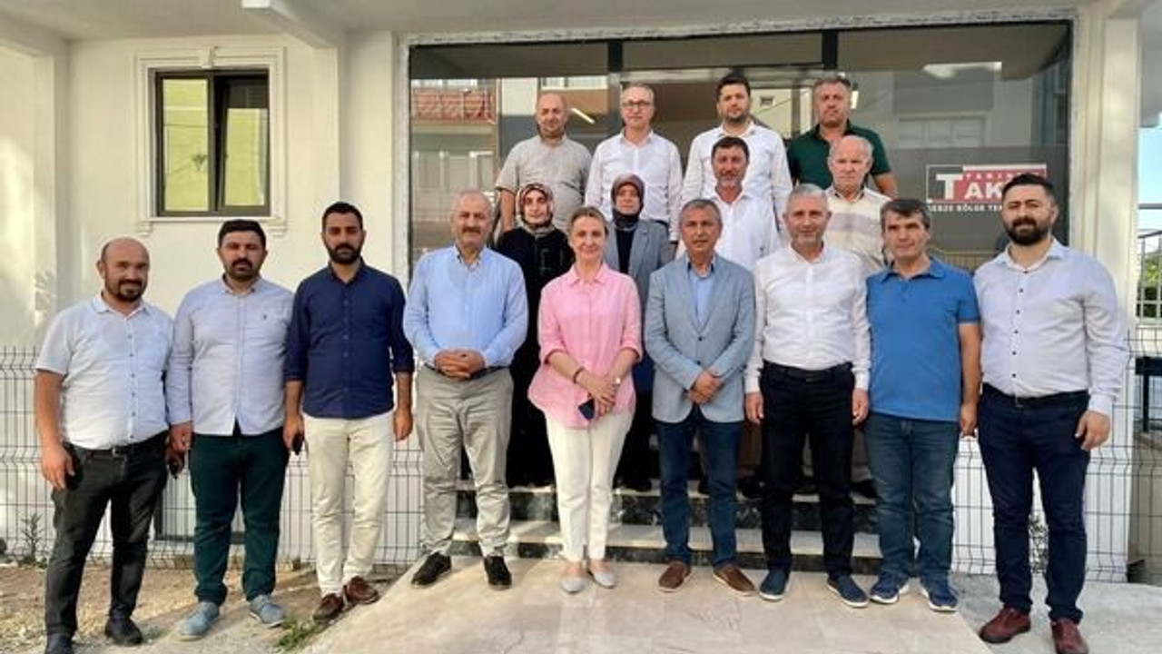 Zeybek’ten, 4 günde 5 ilçede 50 ziyaret