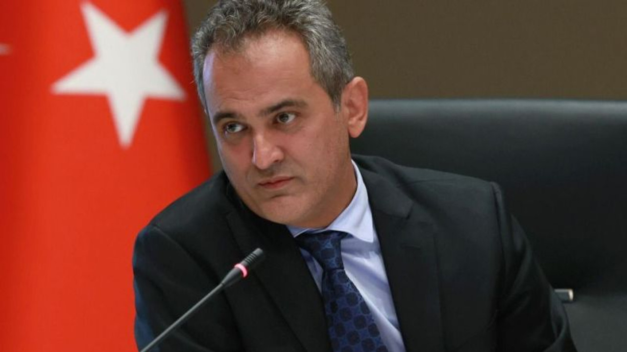 Bakan Özer: "Devlet okullarından kayıt için bağış alınamaz" dedi