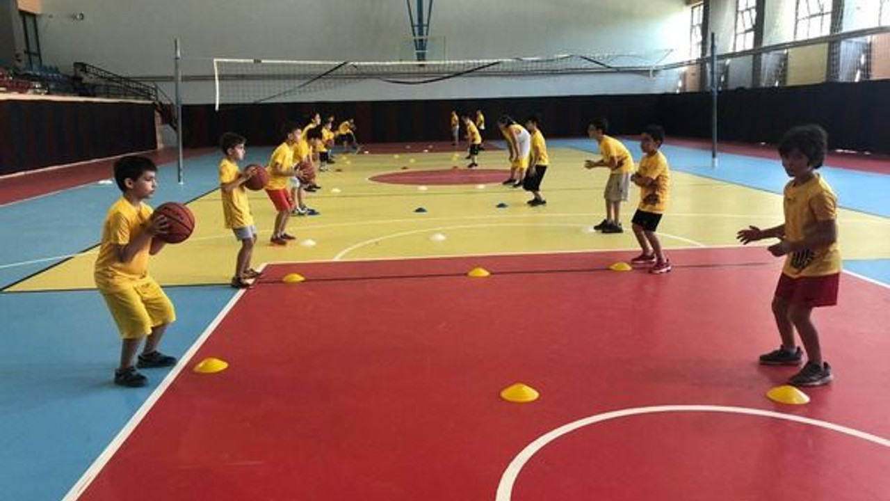 Ücretsiz spor okulunda 7 branşta eğitim veriliyor