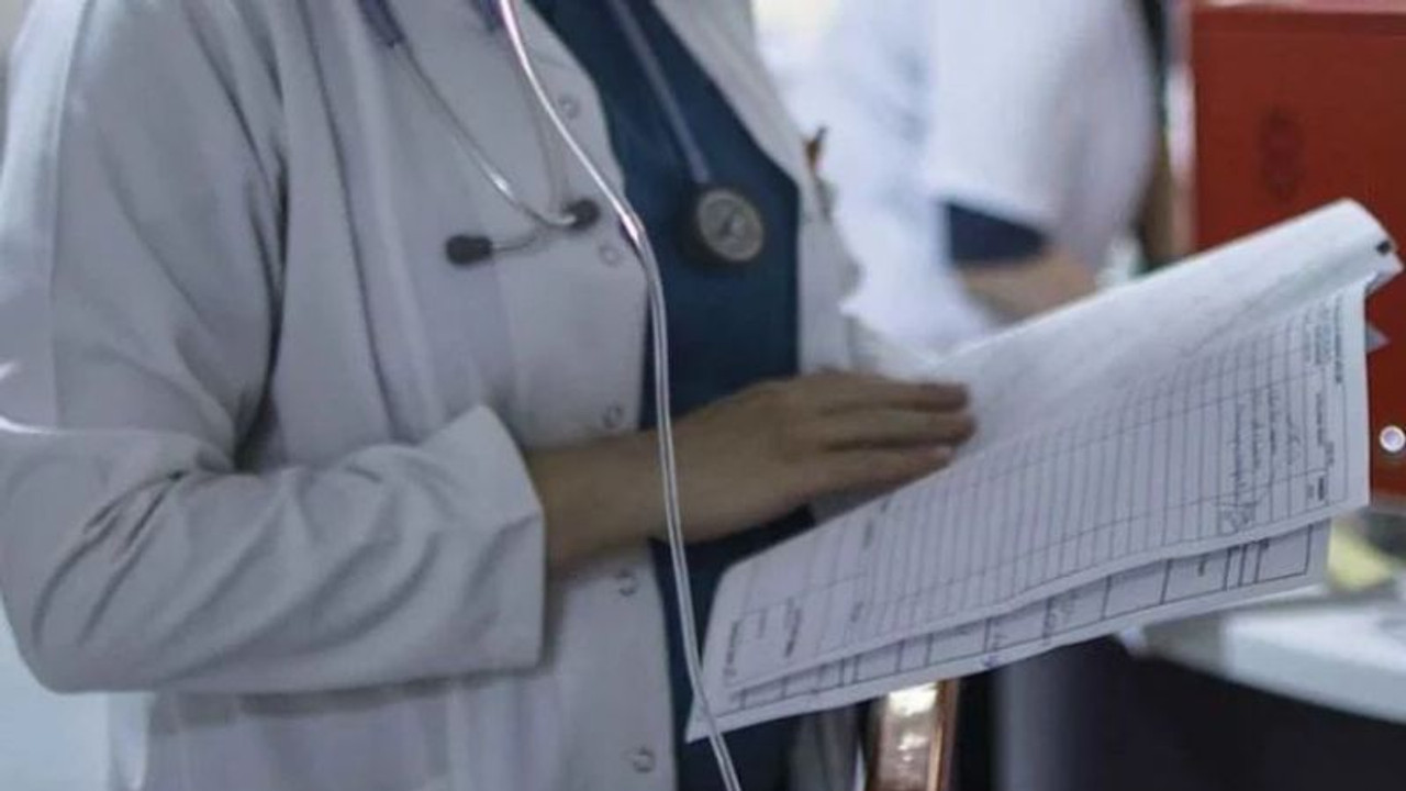 Koca duyurdu: Sağlıkçıların özlük hakları devreye giriyor