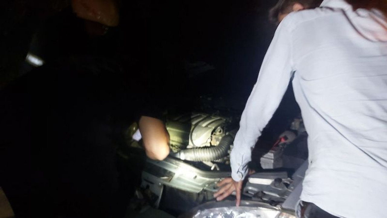 Tatil dönüşü evlerine giden ailenin otomobilinde yangın çıktı!