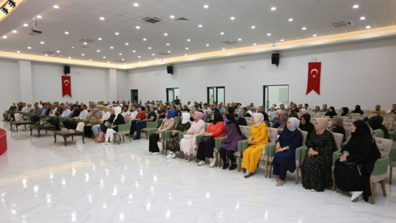 Abdurrahman Uzun "Buradan Dönüş Yok" konulu konferansa katıldı