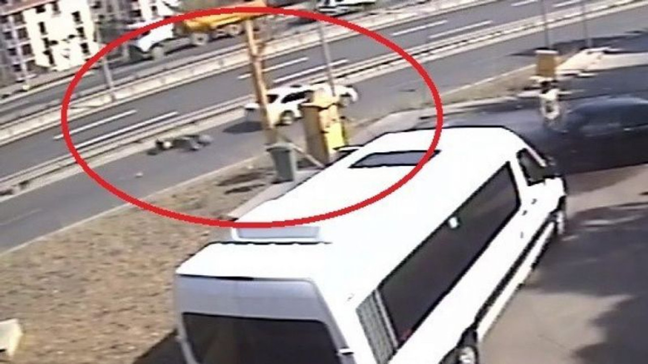 Otomobil ile çarpışan motosikletli ağır yaralandı