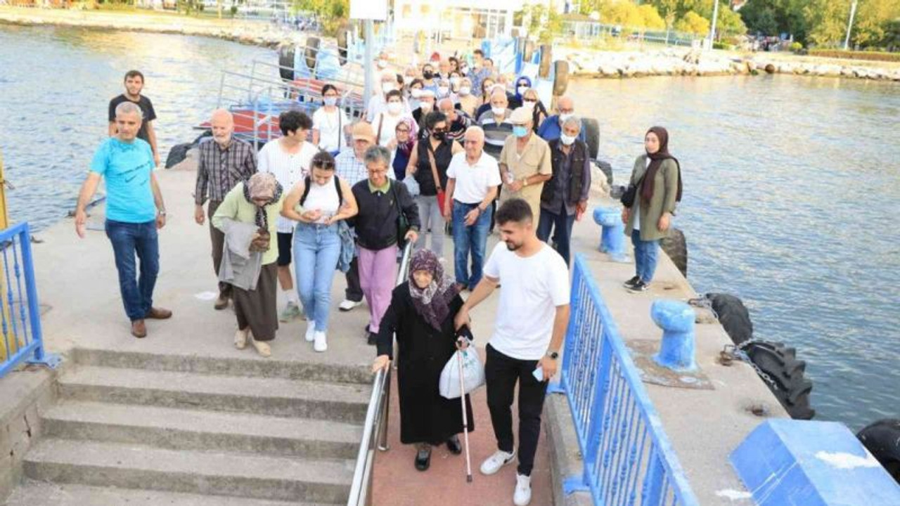 Büyükşehir' den yaşlı ve özel bireylere mehtap turu