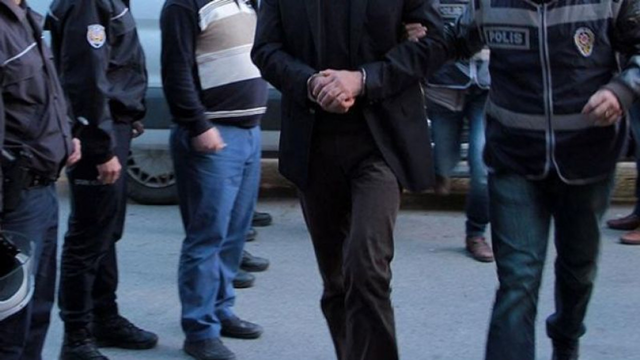 Vatandaşları kredi vaadiyle dolandırdılar!