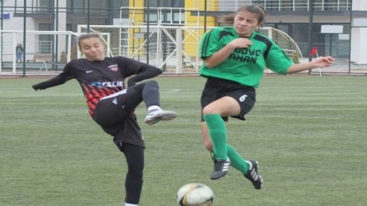 U-13 Kız Futbol Turnuvası Gölcük'te!