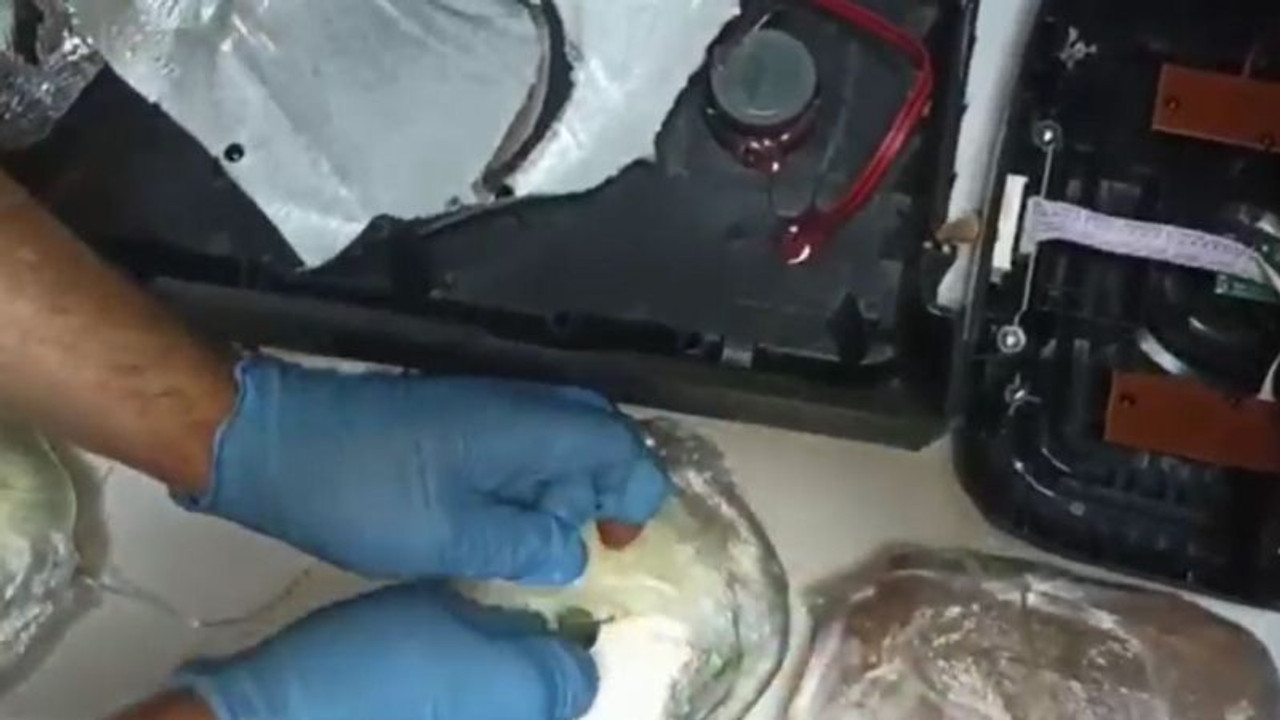 Kargodaki hoparlörün içinden zulalanmış uyuşturucu çıktı