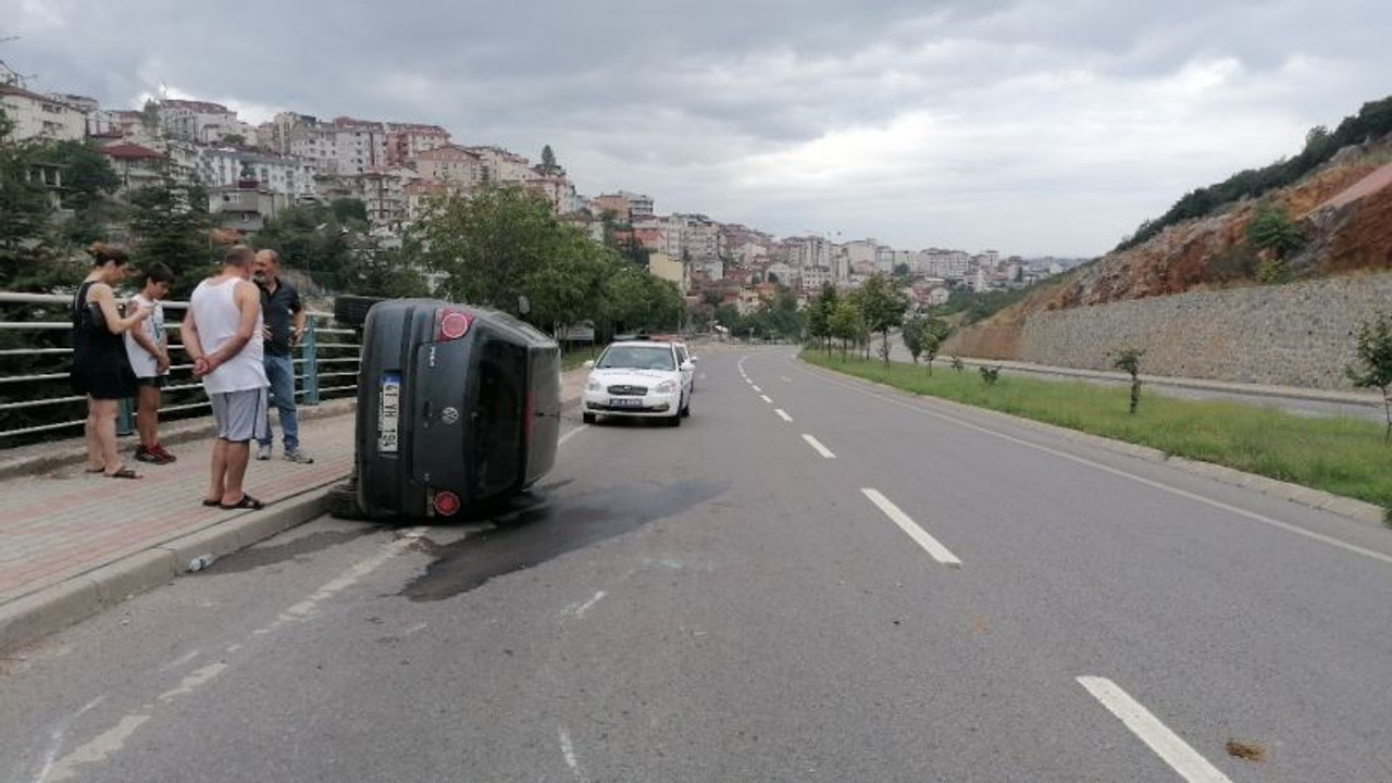 Otomobil takla attı, burunları bile kanamadan çıktılar