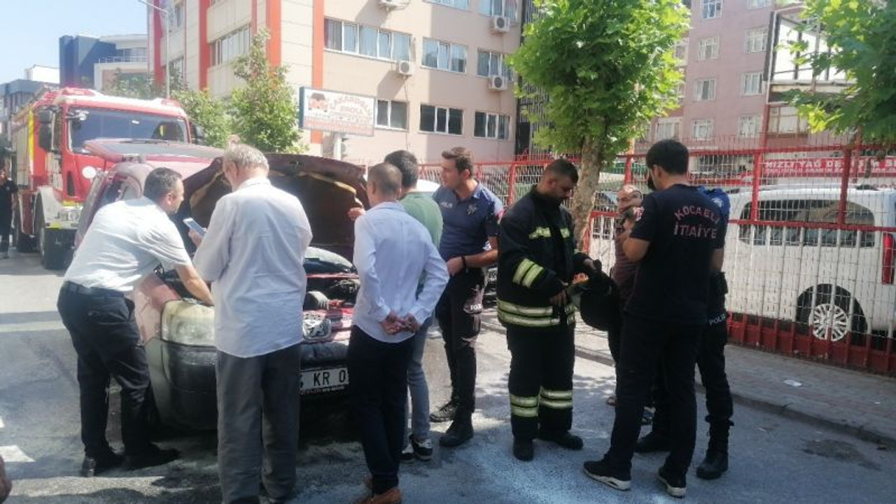 Gebze'de seyir halindeki araçtan yükselen duman korkuttu!