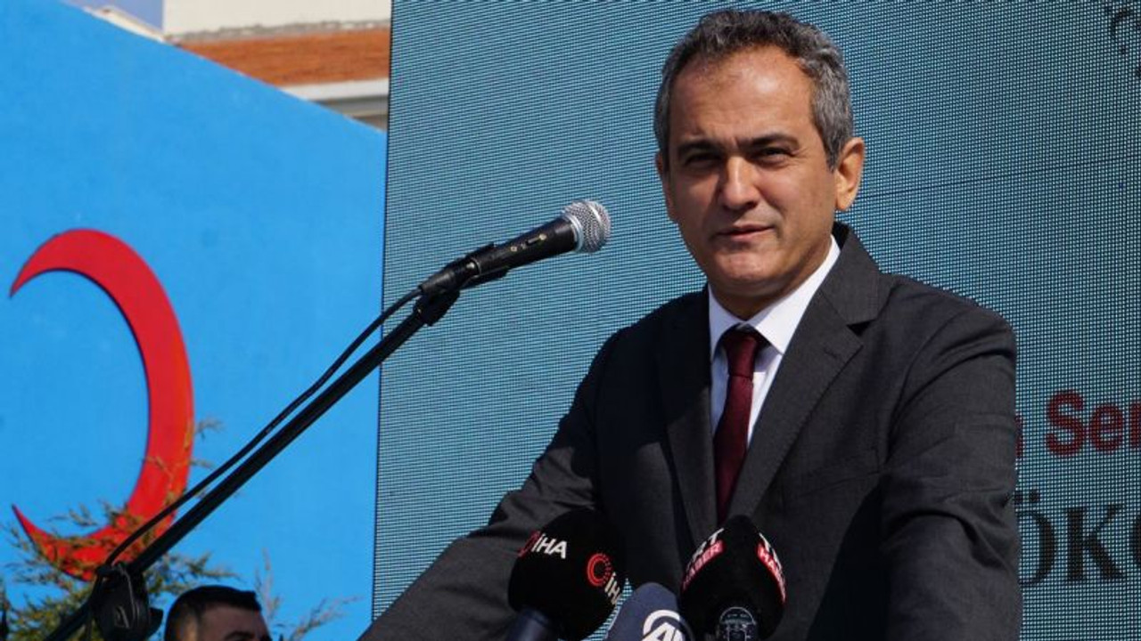 Bakan Özer'den öğretmenlere şok açıklama!