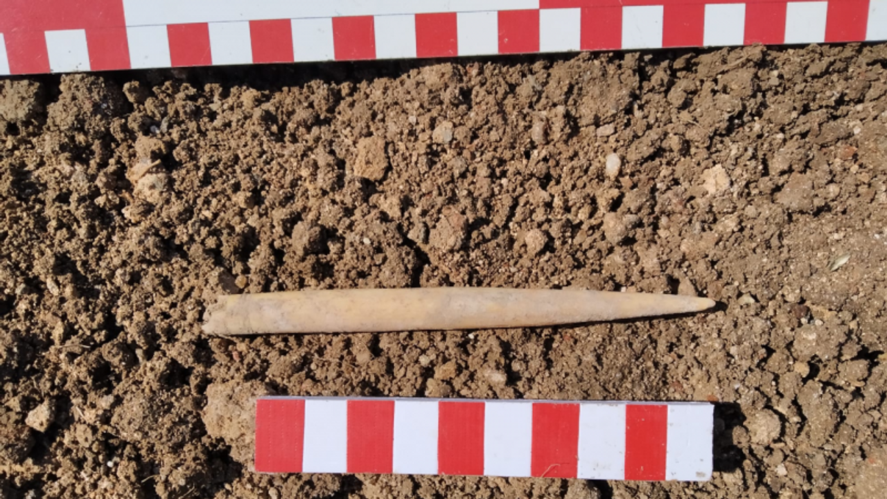 Bathonea kazılarında 1600 yıllık yazı takımı bulundu